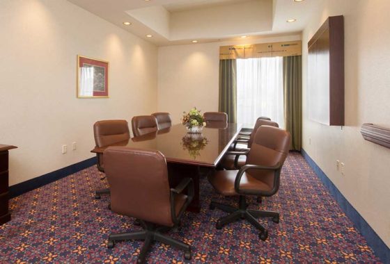 Hampton Inn Buffalo Meeting Room