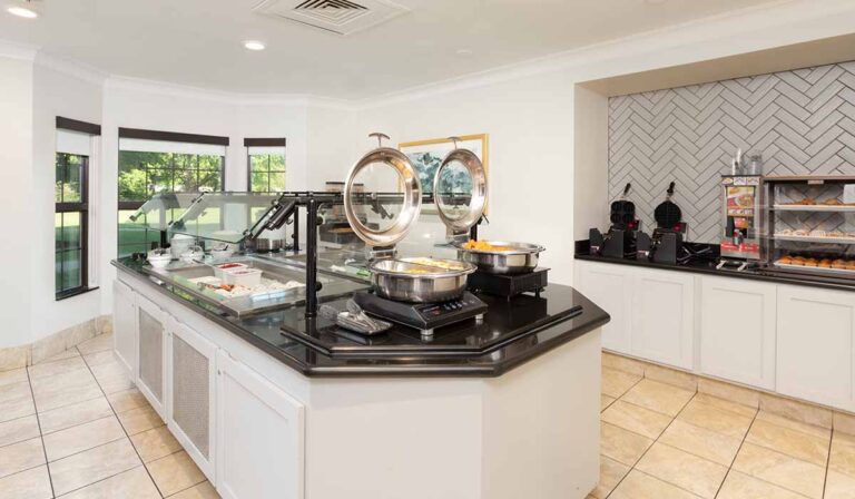 SL Staybridge 12 Breakfast 768x448