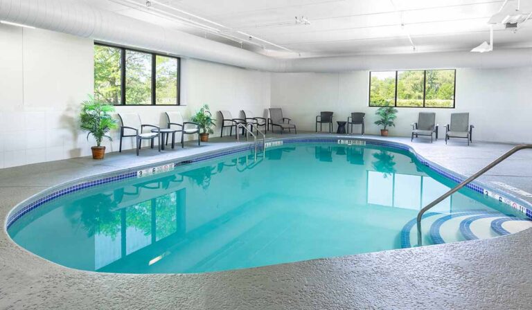 SL Staybridge 6 Pool 768x448