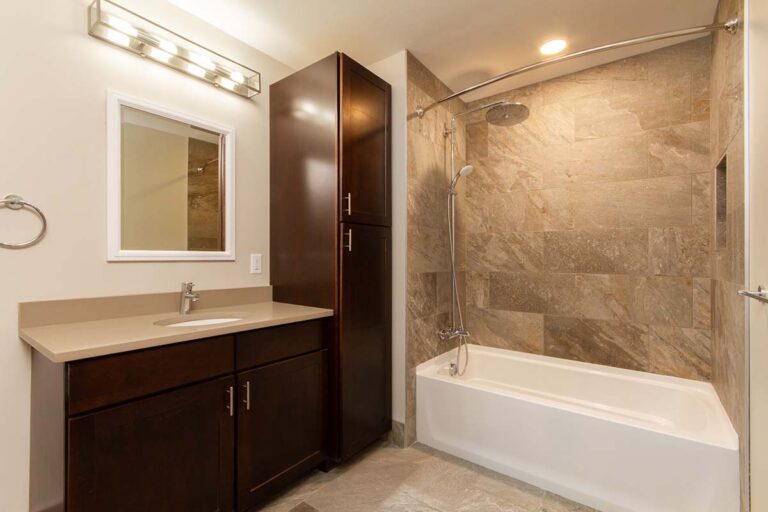 1050 APT2 5 Bathroom 768x512