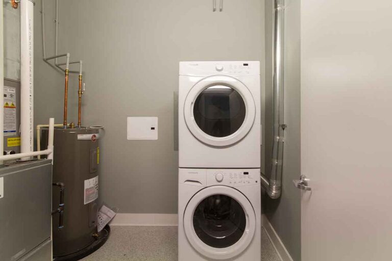 1088 Niagara Laundry