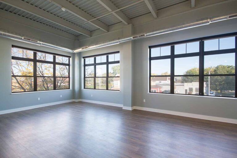 1088 Niagara Living Room