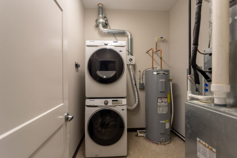 1115 Main St APT3 8 768x512