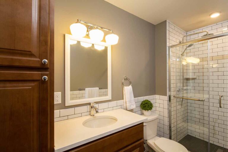 1350 Eggert Apartments 1350 Eggert Apartments