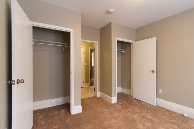 27 Jewett Lower - Bedroom