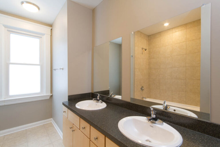 27 Jewett Lower - Bathroom