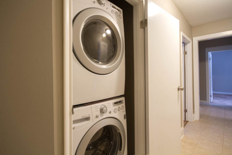 27 Jewett Lower - Laundry