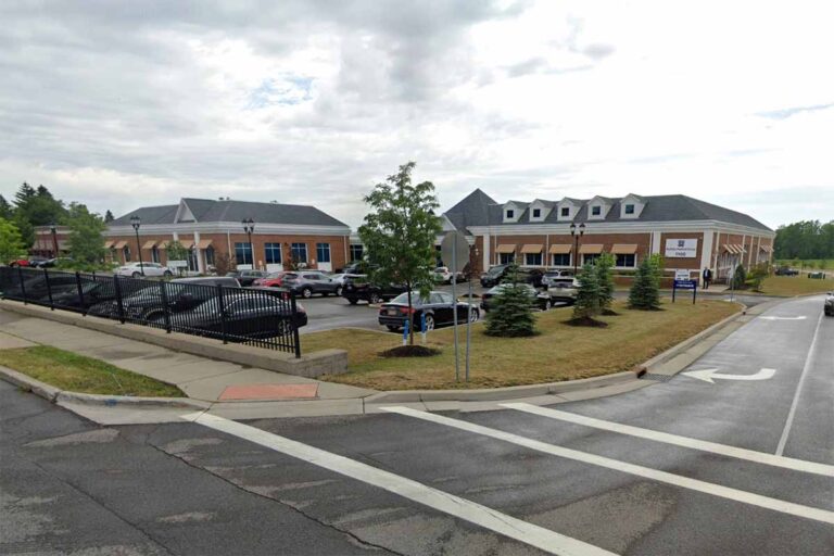 3900 N Buffalo 3900 N Buffalo