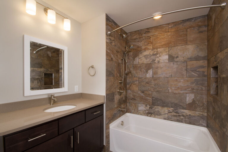 618 DEL APT 202 4 Bathroom 768x512