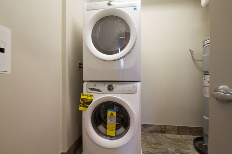 618 DEL APT 202 7 Laundry 768x512
