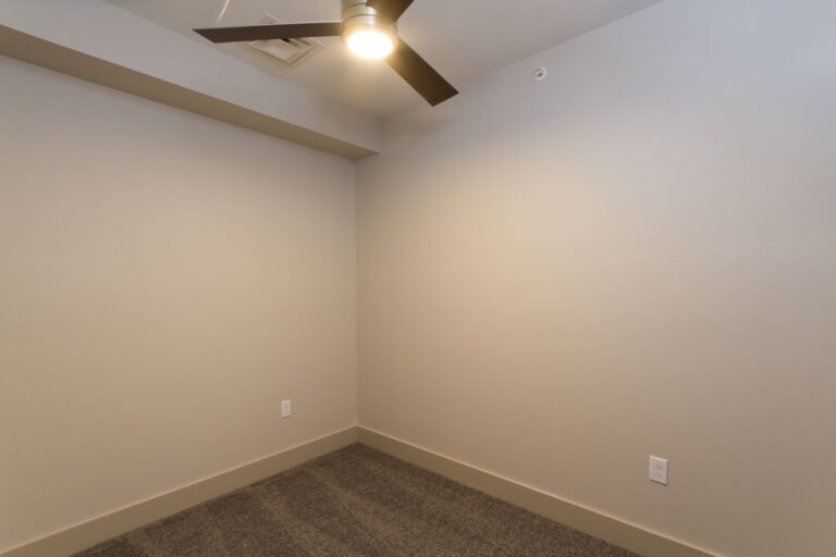 618 DEL APT 202 8 Office 768x512