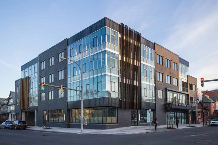 905 Elmwood Exterior