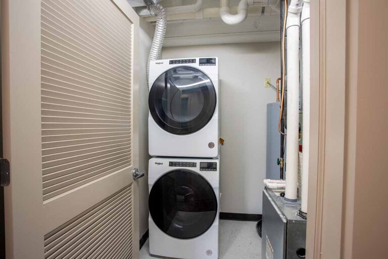 936 Delaware Apartments