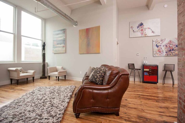 ANT Apt 202 Living 1 768x512