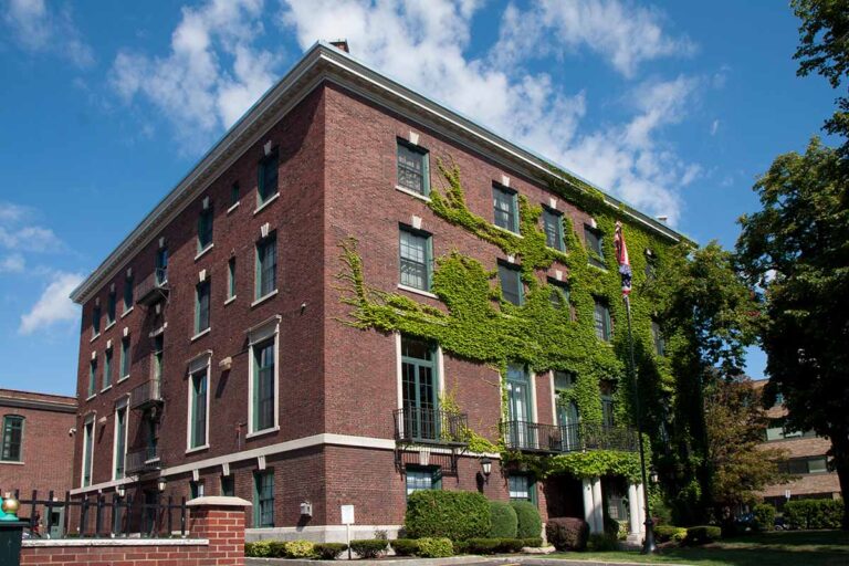 540 Delaware Apartments 540 Delaware Apartments