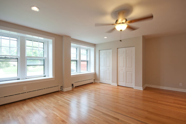 The Commodore Bedroom