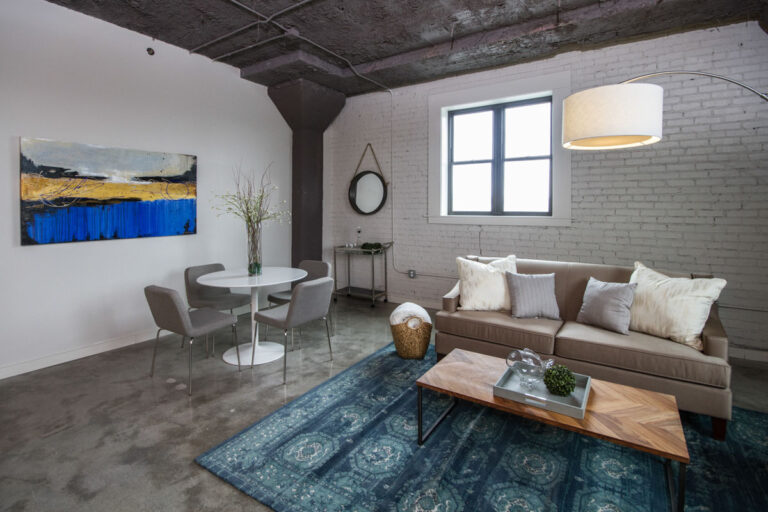 FAIR APT310 Living 768x512