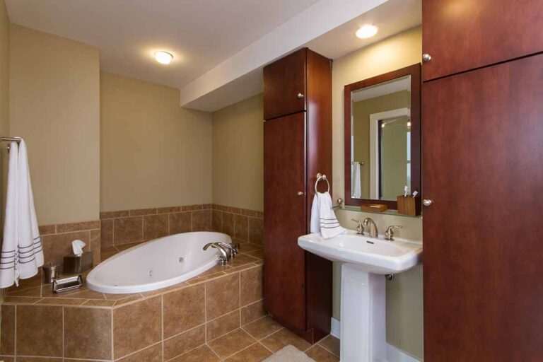 The Giacomo Apartments - Niagara Falls, NY The Giacomo Apartments - Niagara Falls, NY