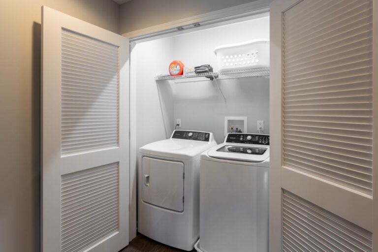 Lakeside Oasis - Laundry Lakeside Oasis - Laundry