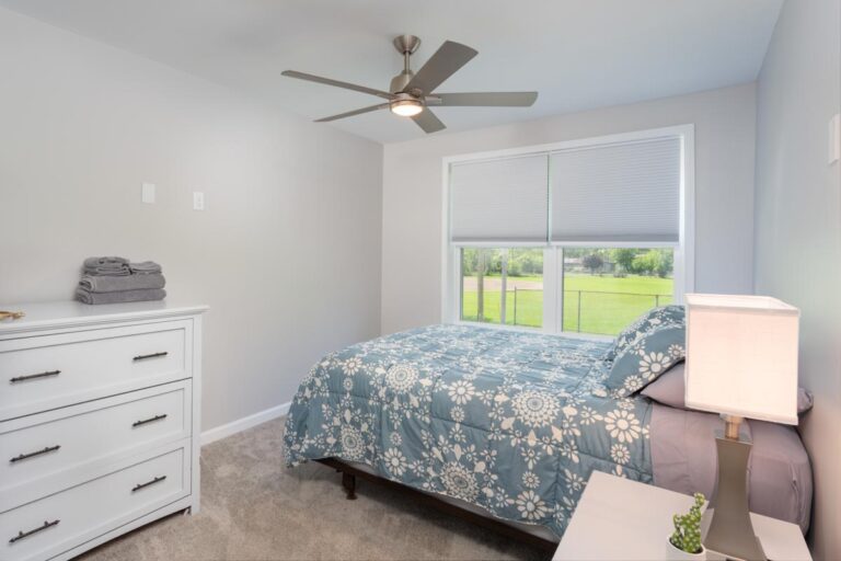 Lakeside Vibe - Bedroom Lakeside Vibe - Bedroom