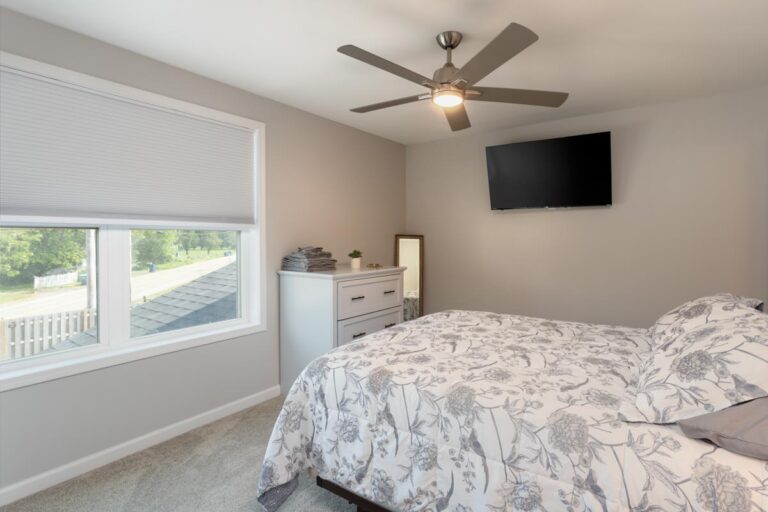 Lakeside Vibe - Master Bedroom Lakeside Vibe - Master Bedroom