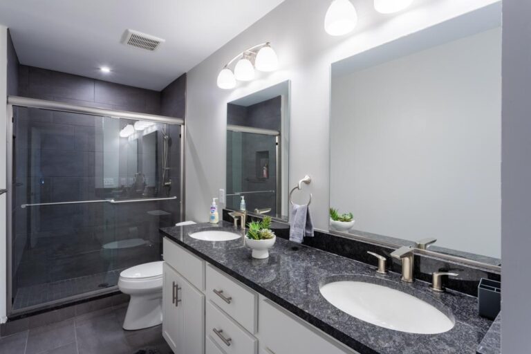 Lakeside Vibe - Master Bathroom Lakeside Vibe - Master Bathroom