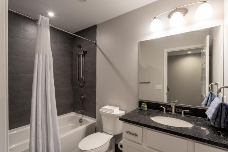 Lakeside Vibe - Bathroom Lakeside Vibe - Bathroom