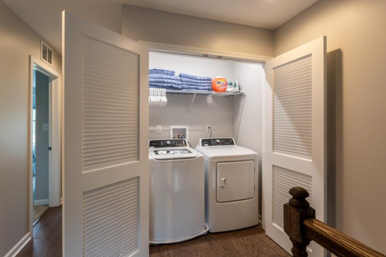 Lakeside Vibe - Laundry Lakeside Vibe - Laundry