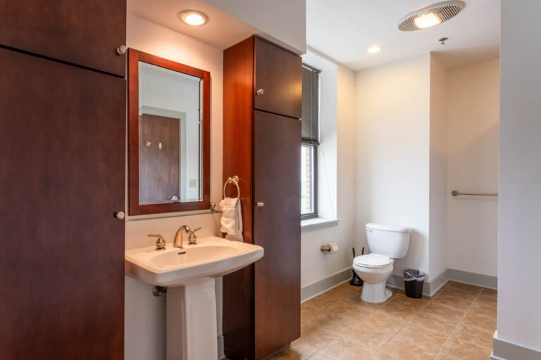 Skyview Square - Bathroom Skyview Square - Bathroom