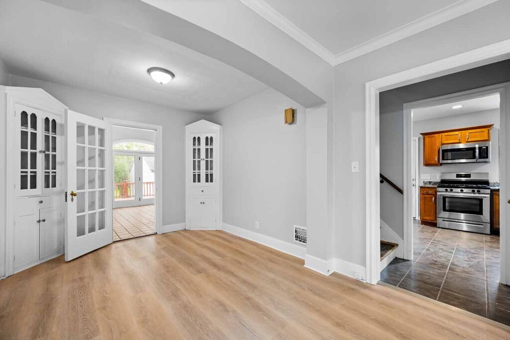 37 Linwood Ave, Williamsville