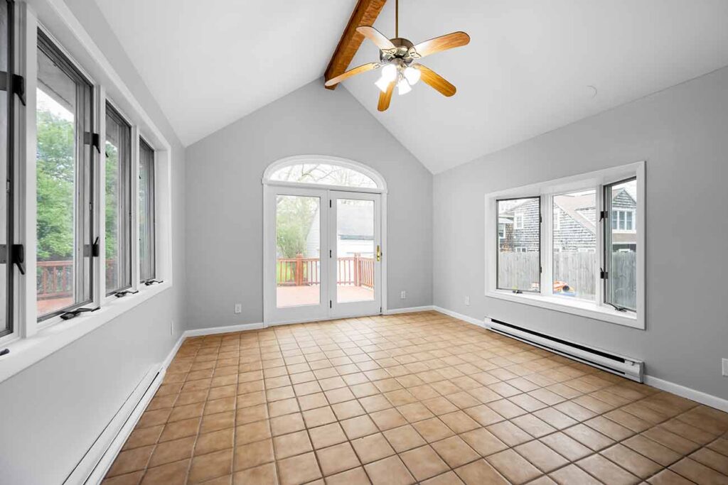 37 Linwood Ave, Williamsville