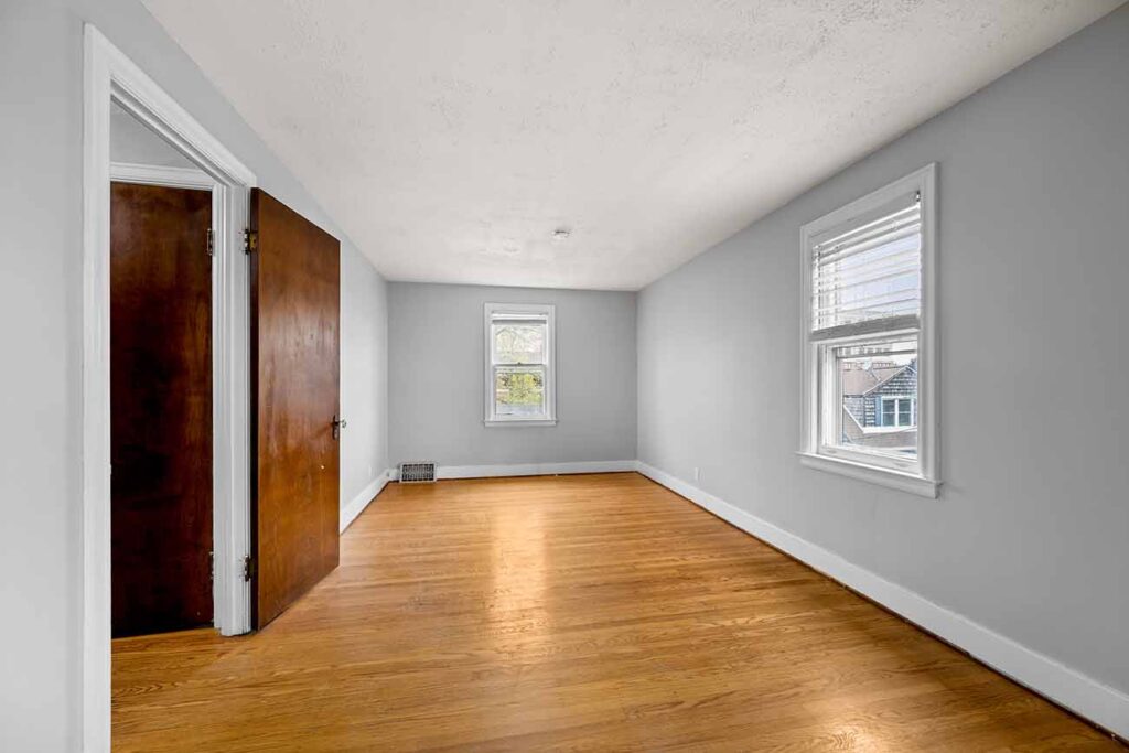 37 Linwood Ave, Williamsville