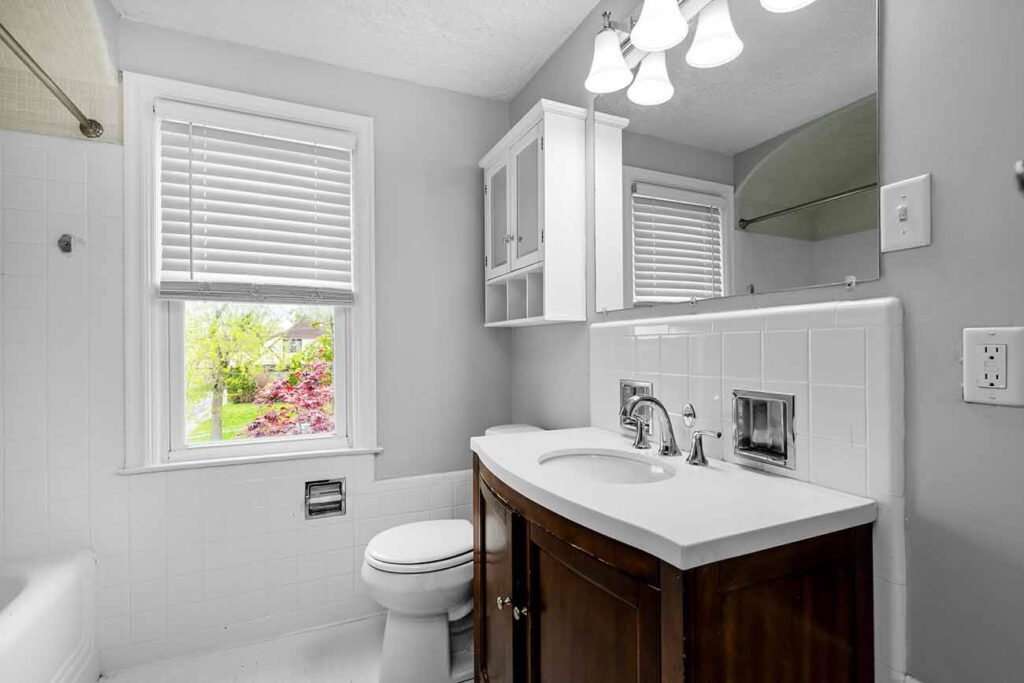 37 Linwood Ave, Williamsville