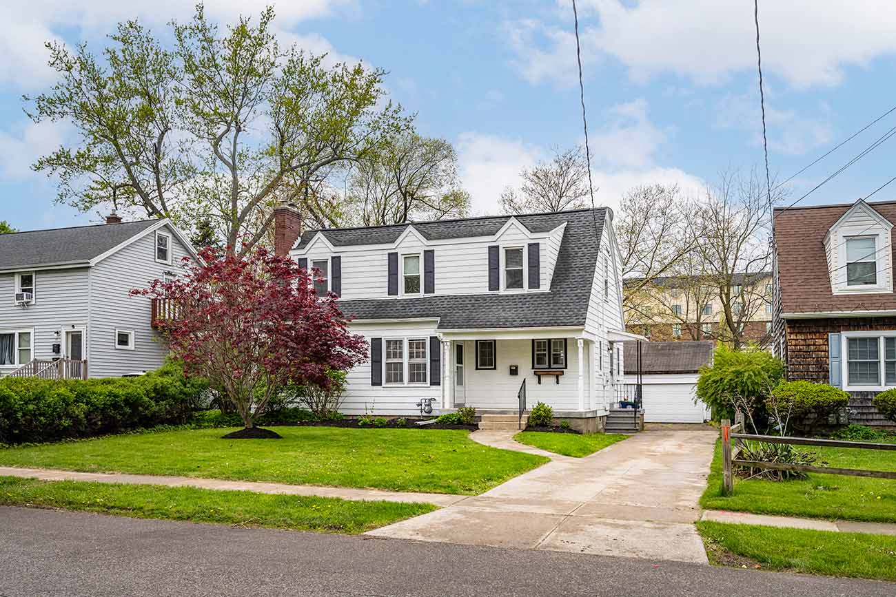 37 Linwood Exterior
