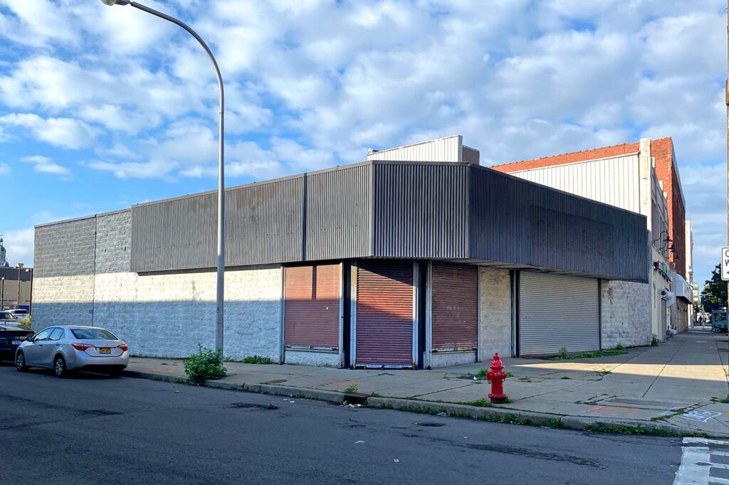 977 Broadway Ext 1 1024x682