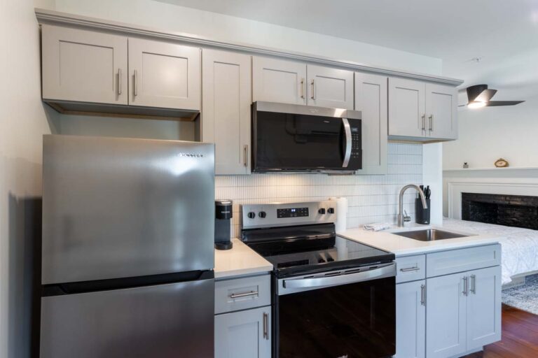 FRON Barton 2 768x512