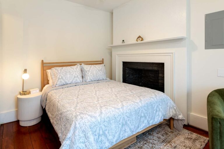 FRON Barton 3 768x512