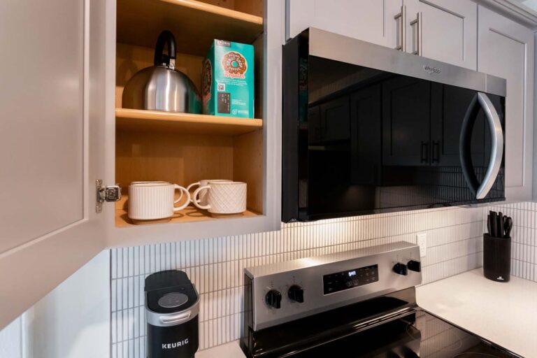 FRON Morgan 9 768x512