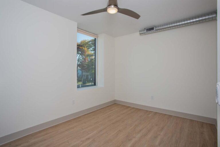 2262 Seneca 206 08 768x512