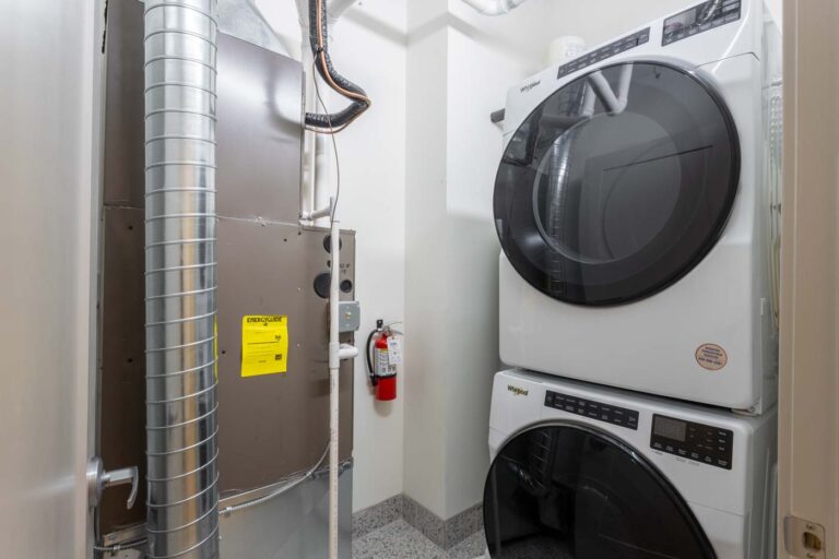 2262 Seneca 206 09 768x512